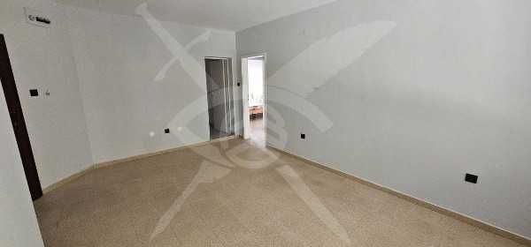 Дава се под наем Тристаен апартамент в Пловдив, Кършияка - 90 кв.м за 548.25 € - Снимка #2