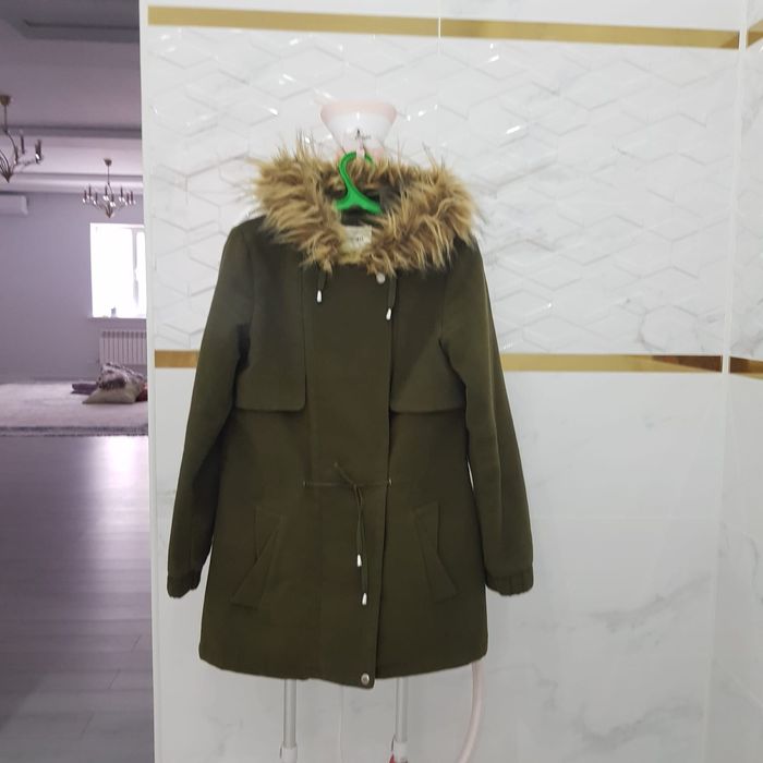 Красивое женское пальто