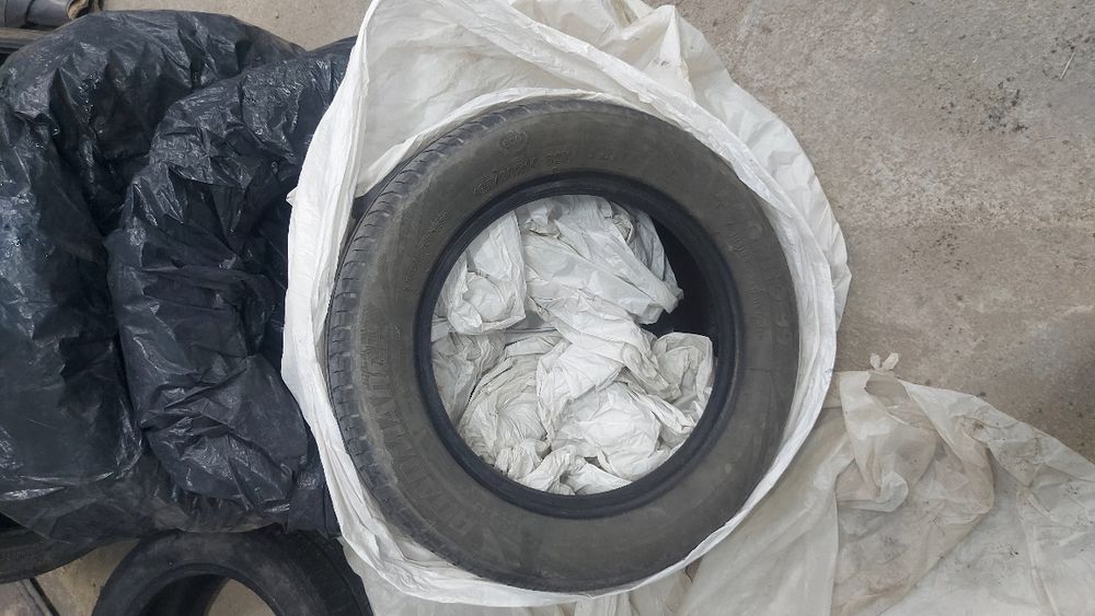 Продам шины средних состоянии