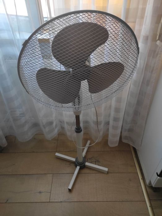 Ventilatoare de masa și cu picior