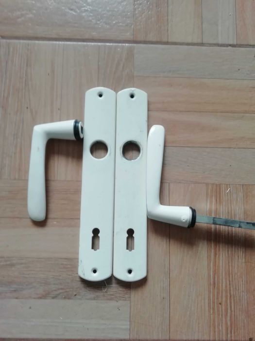 Set de manere cu ailduri din aluminiu vopsit alb
