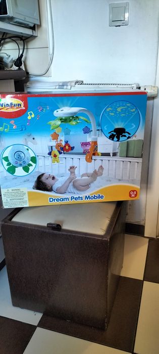 Carusel muzical cu sunete și proiecție pe tavan