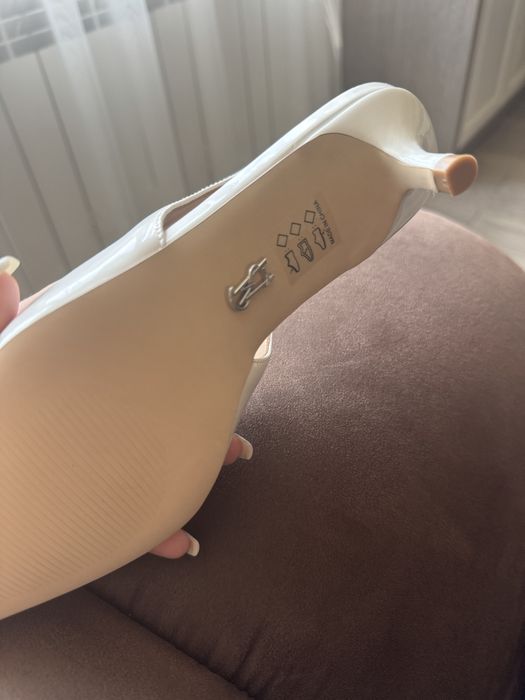 Steve Madden - Kari Pump WHITE PATENT