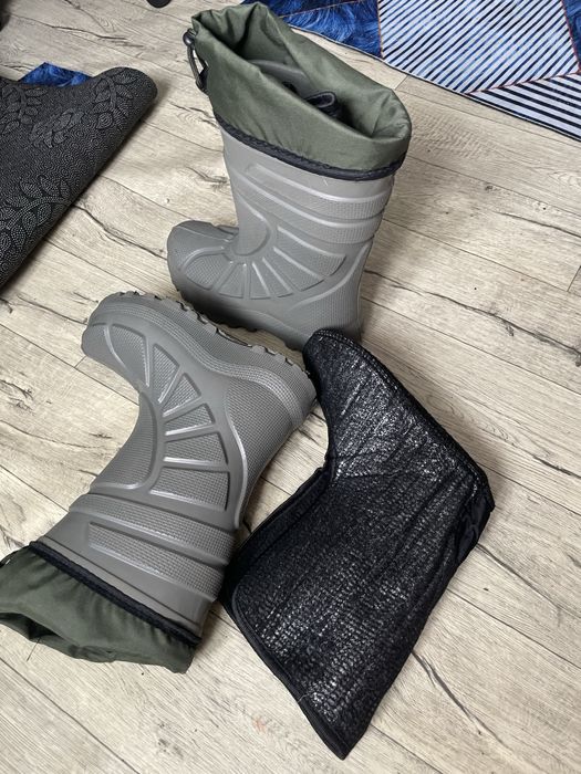 Продам зимние резиновые сапоги
