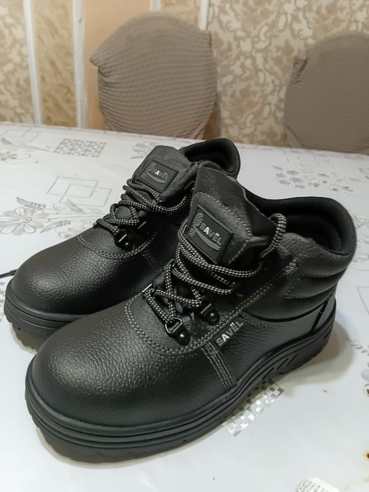 Продам зимний рабочий ботинка