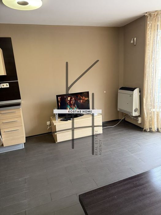 Дава се под наем Тристаен апартамент в Варна, Център - 100 кв.м за 797.64 € - Снимка #1