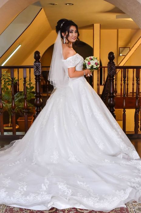 Продам шикарное свадебное платье