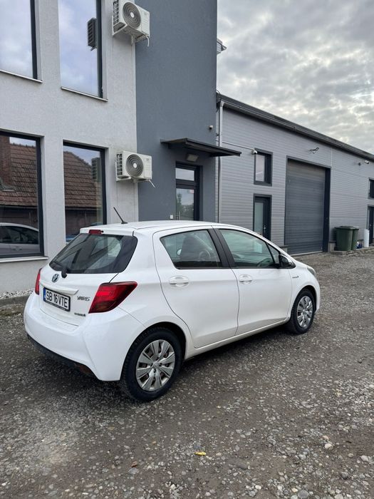 Vând Toyota Yaris