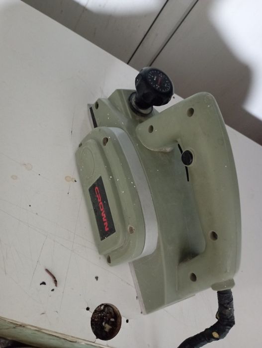 Продаю электрический рубанок