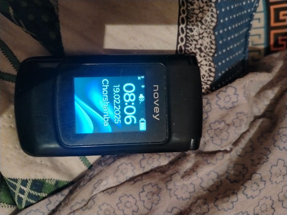 Novey telefon sotiladi xolati ishlashi a'lo