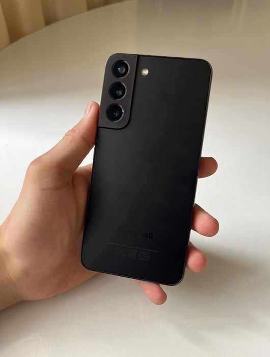 Продам Samsung S22