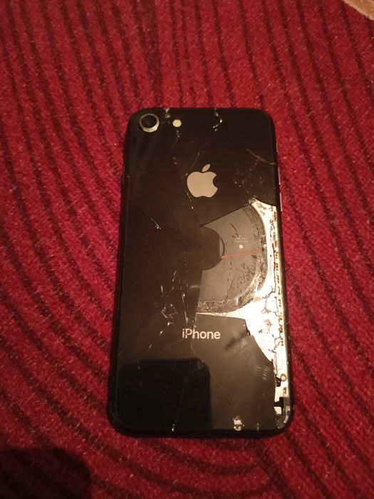 Продам iPhone 8 64 гб
