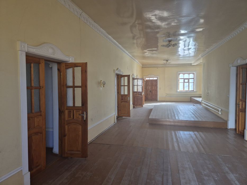 Ховли жой сотилади