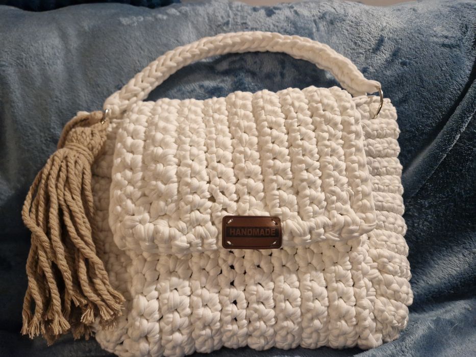 Geanta handmade, alba