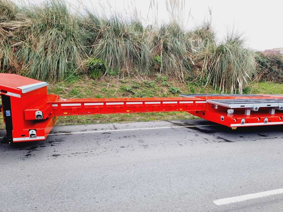 Trailer 3 Axe Extensibil cu Alveole