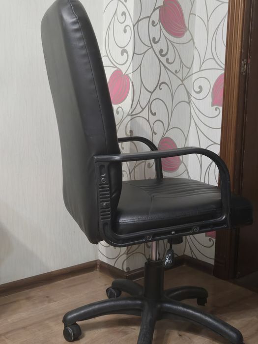 Продается офисное кресло