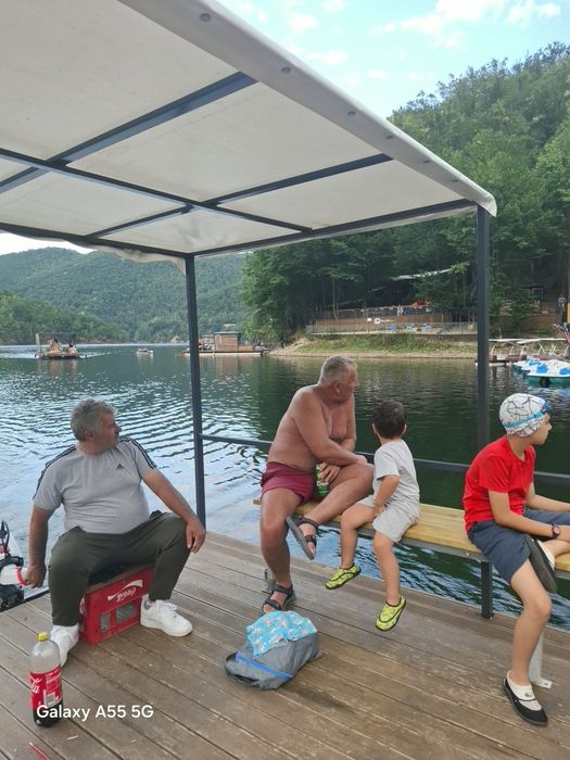 Cabana,zona Tarnita dupa coada lacului!!!