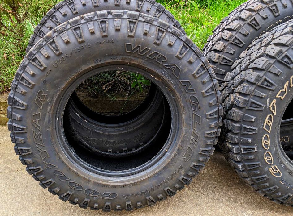 Goodyear Wrangler Duratrac 235/75R15 гуми Произведено в САЩ, в много добро състояние - 12mm+ профил на гумата