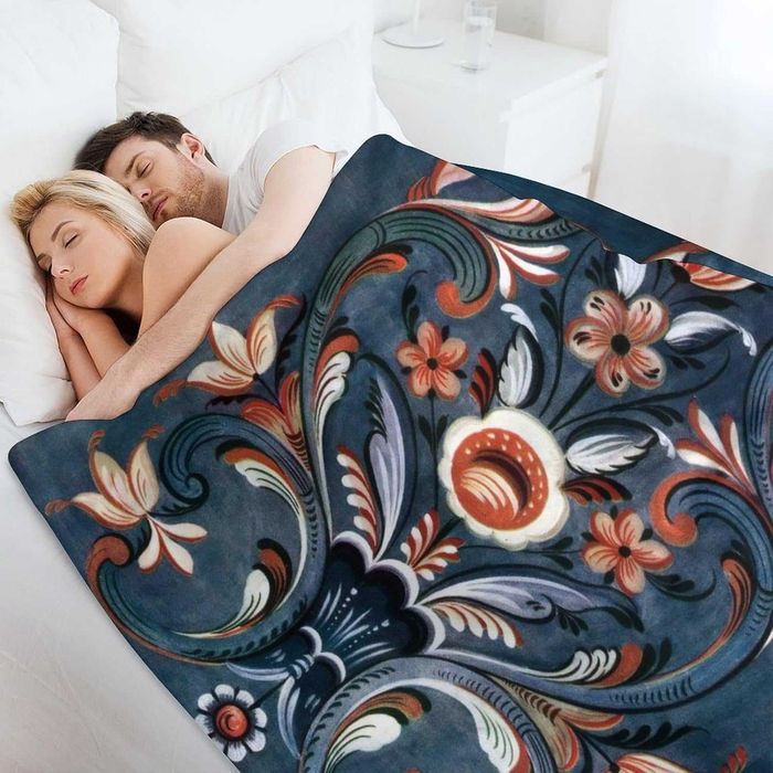 Patura pufoasa fleece model traditional norvegian 127x152 cm pentru canapea pat moale calduroasa