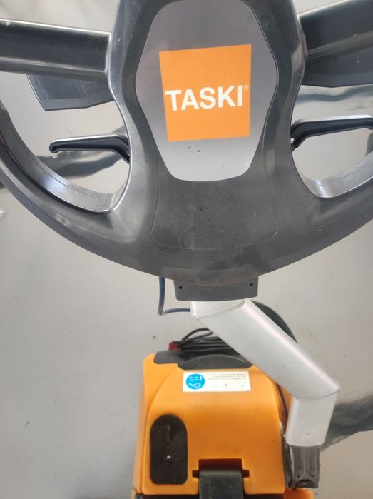 Masina spălat pardoseli Task swingo  350 E