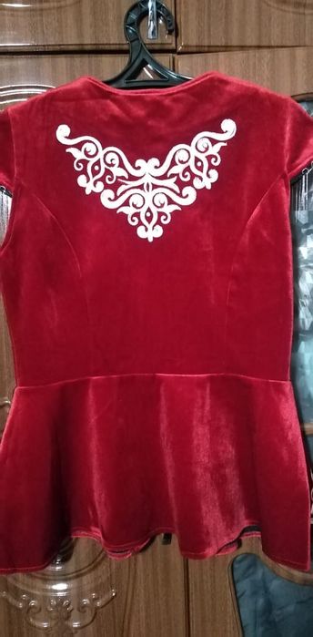 Продам камзол для девушек