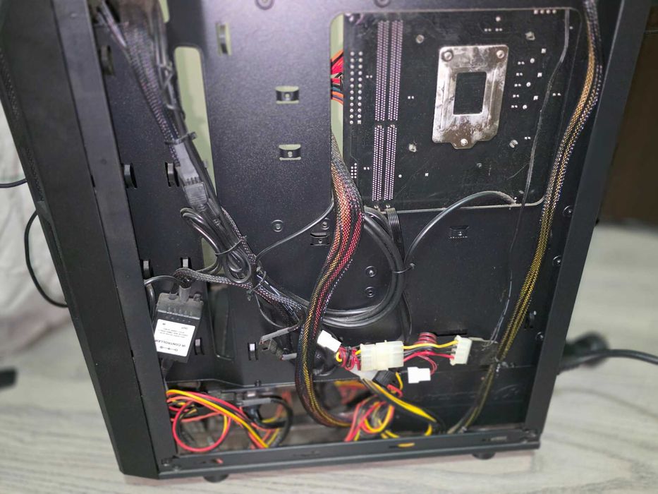Gaming pc G:RIGS I5 8400 GTX 1660TI 16GB RAM