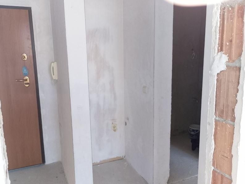 Продава се Тристаен апартамент в Варна, Левски - 82 кв.м за 2671 €/кв.м - Снимка #5