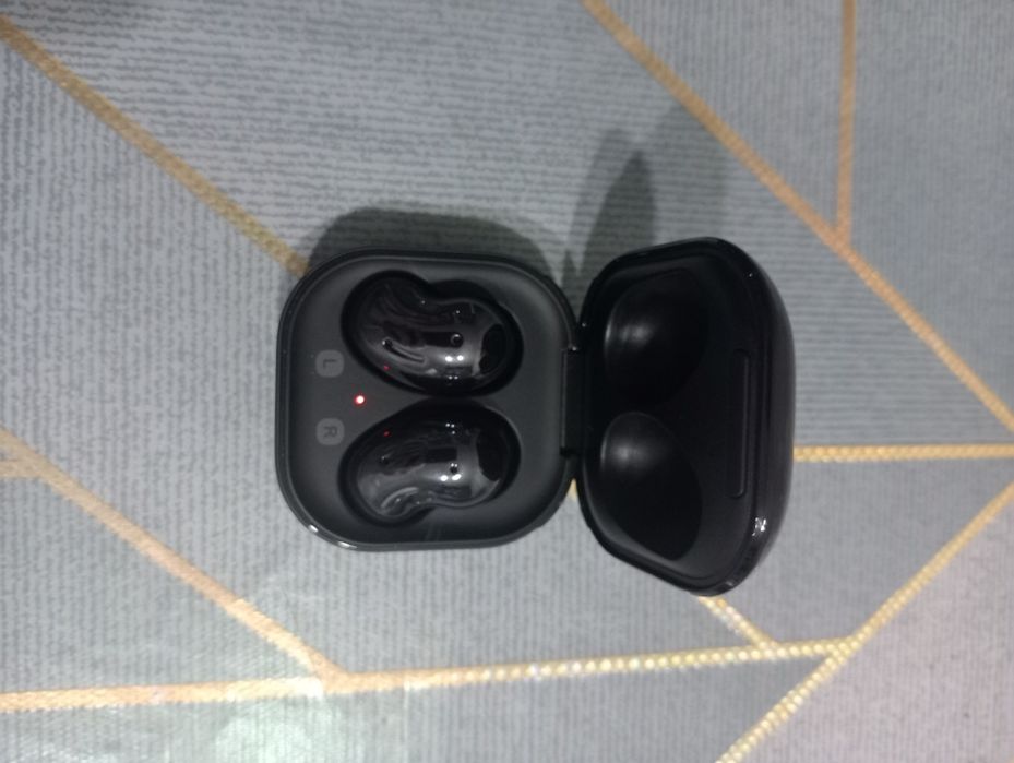 Headphone Samsung buds live