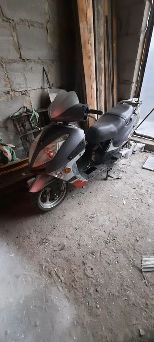 Скутер 150 кубов