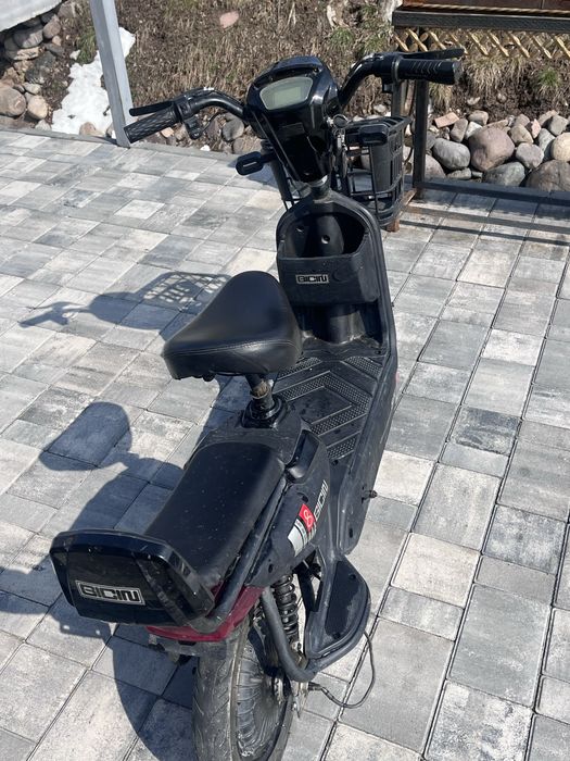 Ск8 мопед на ходу