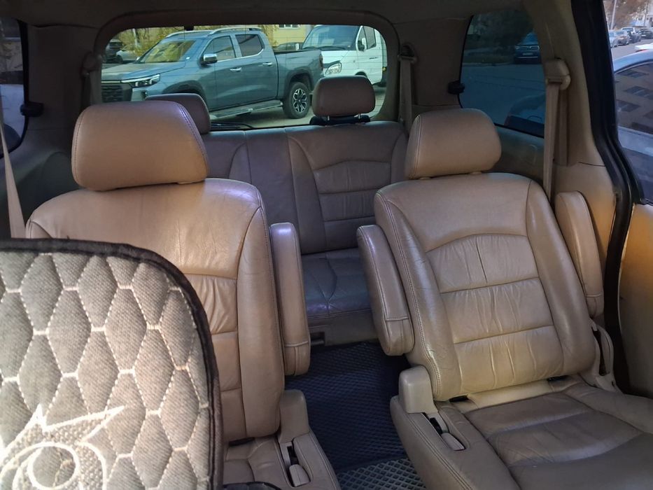 Продам Mazda MPV