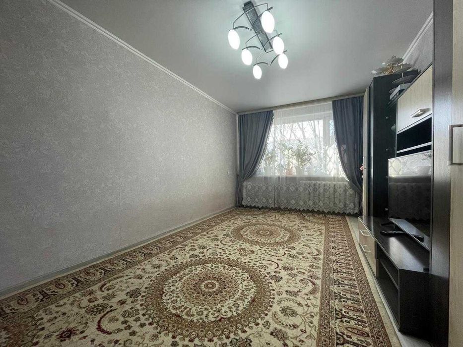 Продам 2х комнатную  квартиру по Мира -5-ый мкр-он!