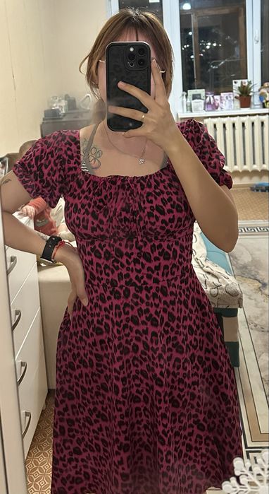 Женское платье..