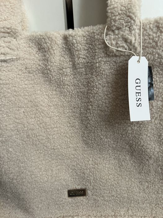 Дамска нова чанта guess