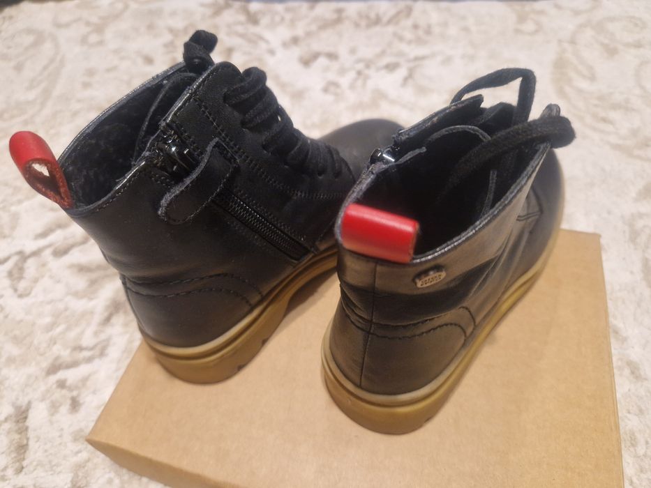 Детски ботушки от естествена кожа