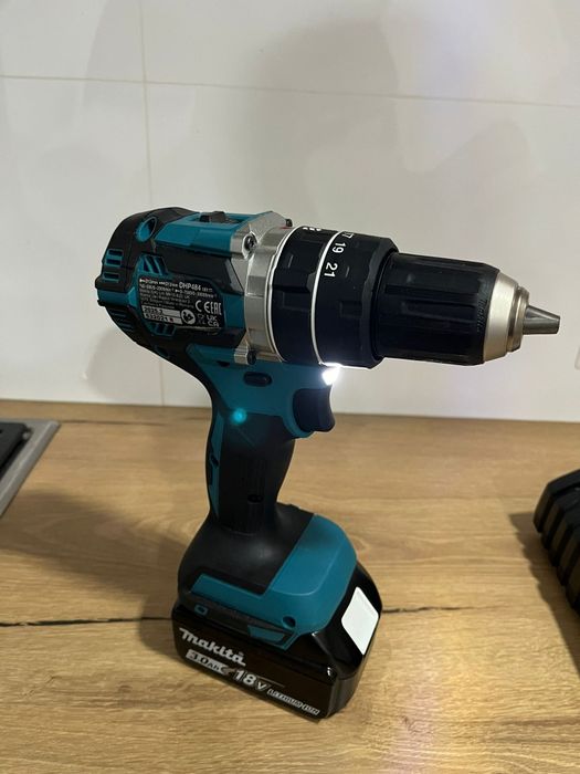 Set încărcator Makita 18V, bormasina Makita DHP 484 și Makita DHP487