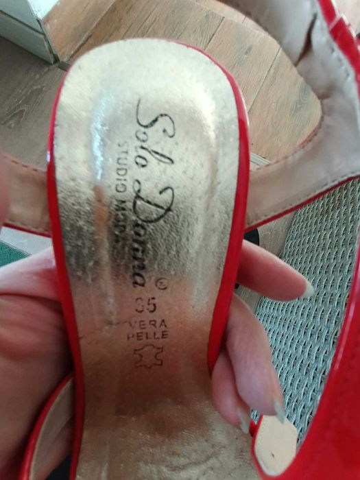 Sandale rosii marime 36