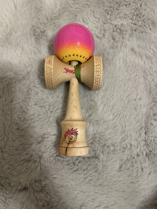 Kendama bisoi cu balance hole!