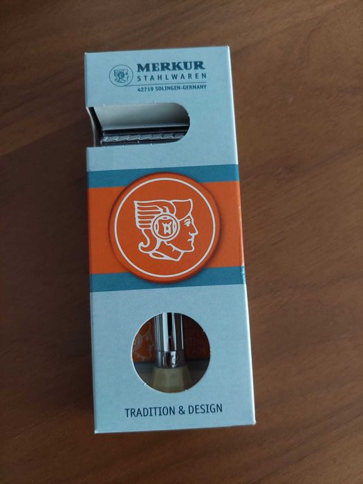 Aparat de ras Double edge safety razor Merkur Progress 510