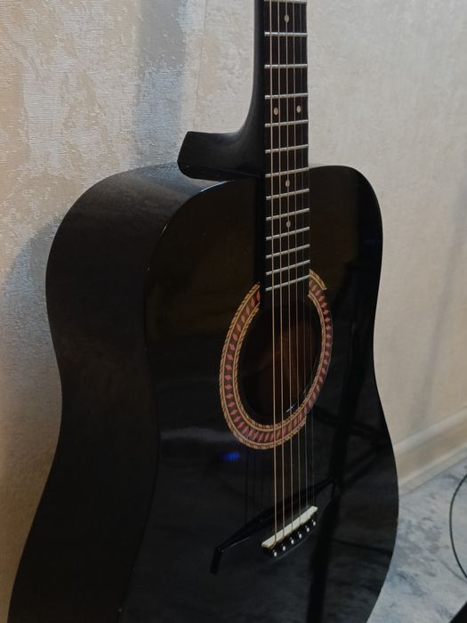 Акустическая гитара