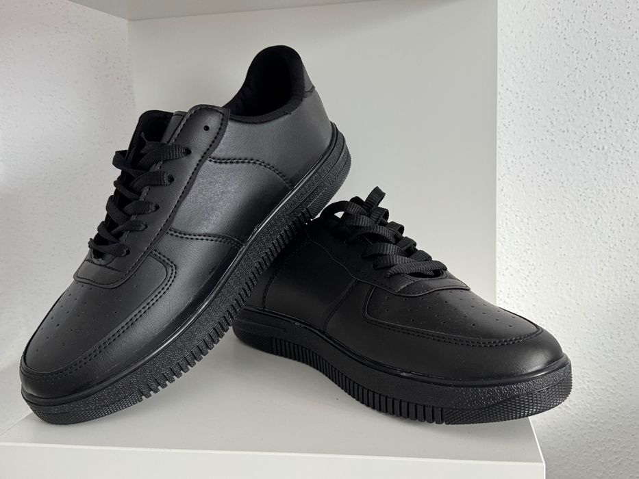 Маратонки черни 43 номер