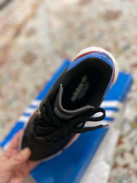 Оригинальные кроссовки Адидас