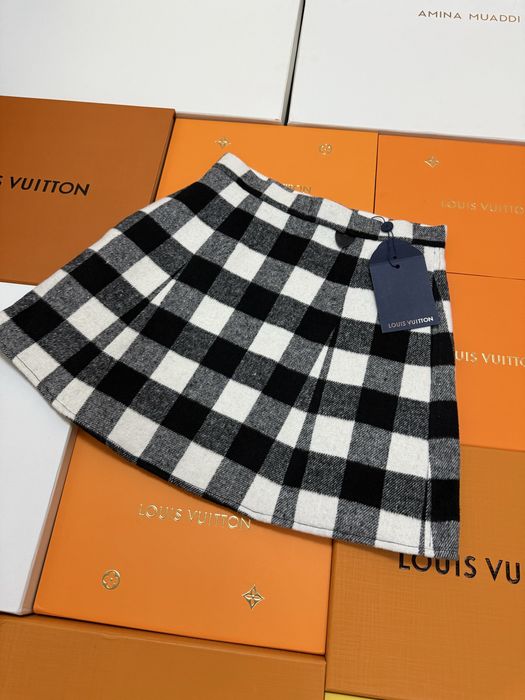 LVL дамска пола New Season