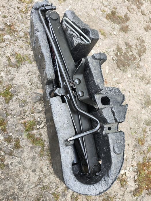 Kit cric  cu cheie roti