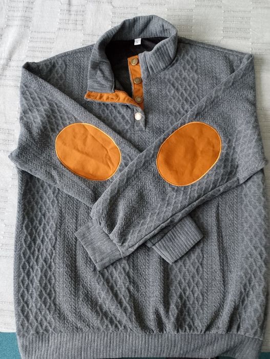 Суичър подходящ за пролет и есен, нов