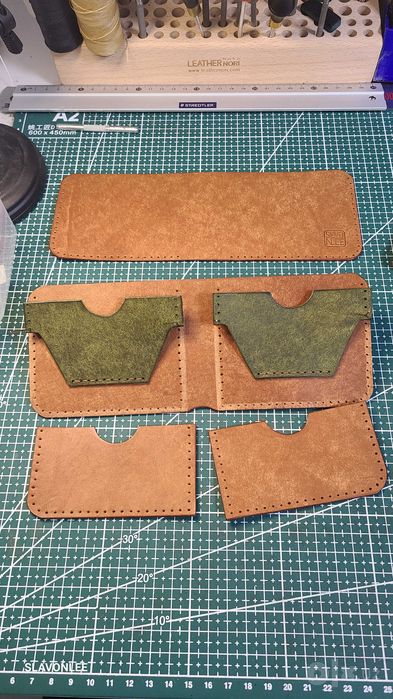 PUEBLO bifold Italian leather cardholder