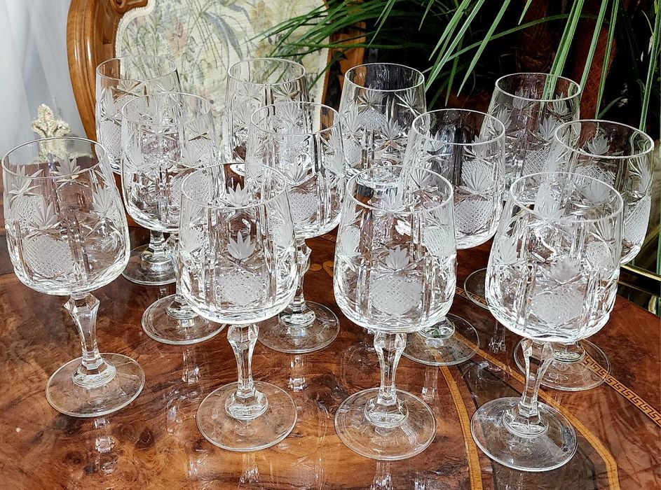 Хрусталь. Шикарные фужеры "Ананас" 12 шт. Югославия. Дёшево !