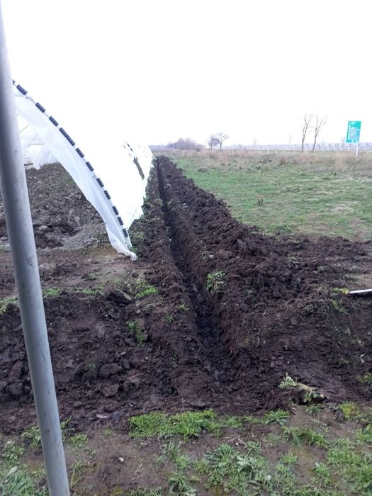 Услуги с малък багер 2.8 тона Област Добрич