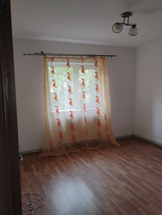 De inchiriat apartament
