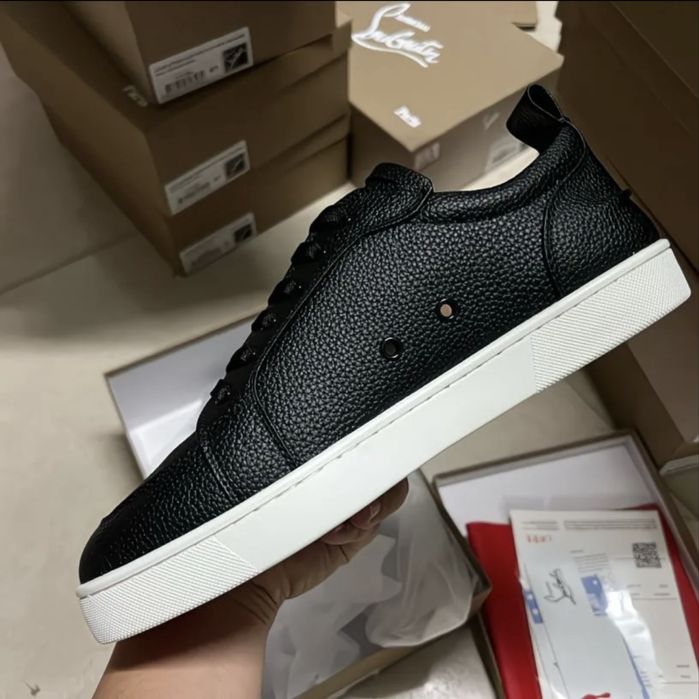 Продется кеды Christian Louboutin